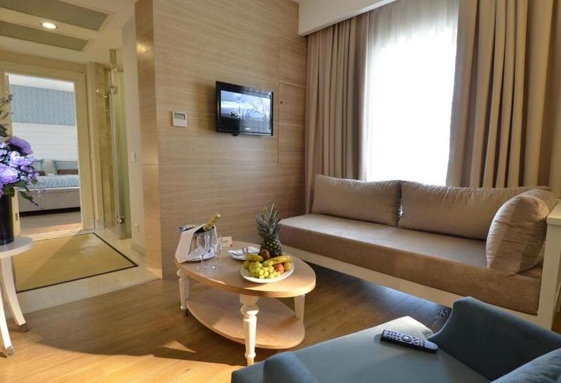 Семейный Номер Боковой Вид на Море, Sentido Trendy Verbena Beach