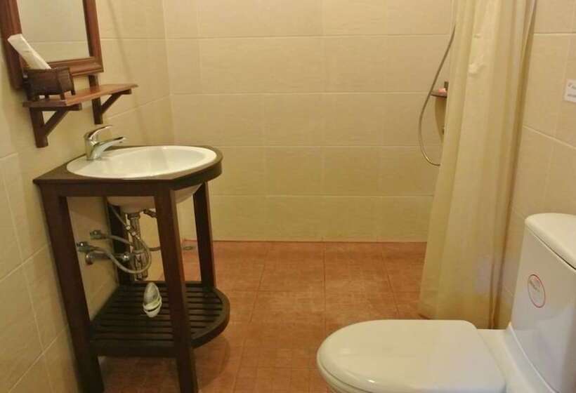 חדר סטנדרט לשלושה עם מרפסת, Villa Champa