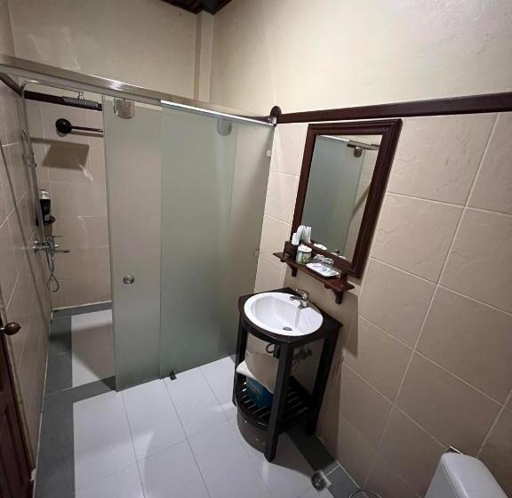 חדר סטנדרט לשלושה עם טרסה, Villa Champa