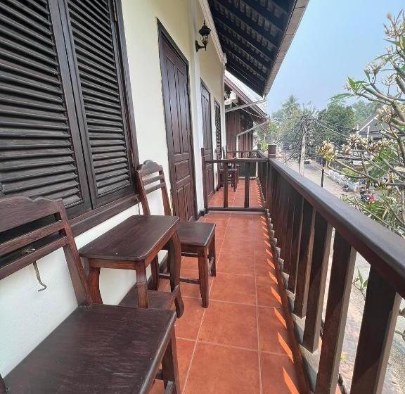 חדר סטנדרט לשלושה עם מרפסת, Villa Champa