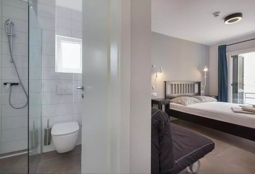 Standard Kolmen Hengen Huone, Subtub Hostel Makarska