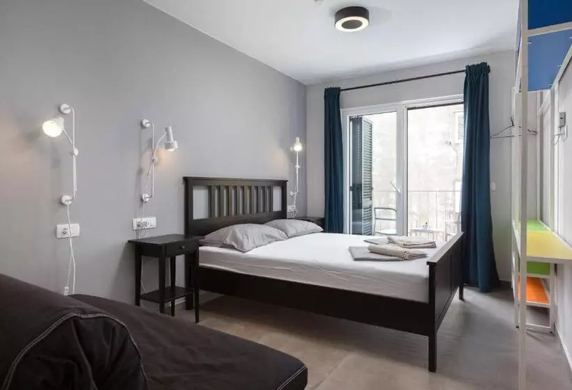 Standard Kolmen Hengen Huone, Subtub Hostel Makarska