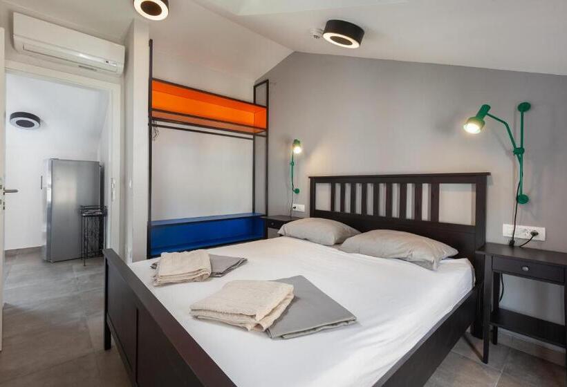 발코니 디럭스 룸, Subtub Hostel Makarska