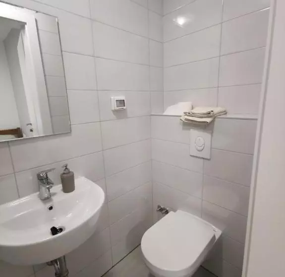 Standard Yhden Hengen Huone, Subtub Hostel Makarska