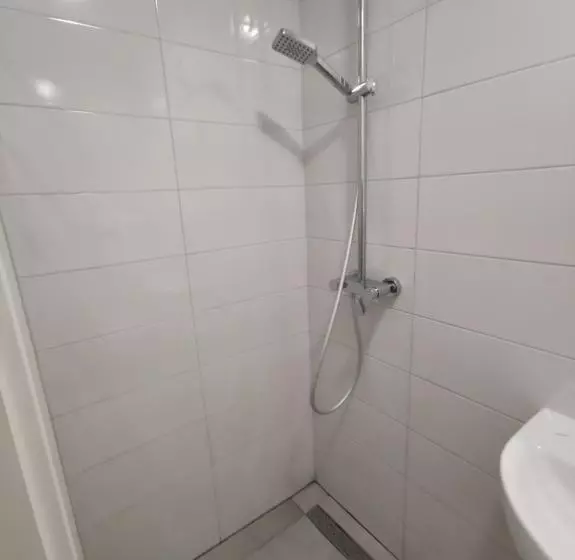 Standard Yhden Hengen Huone, Subtub Hostel Makarska