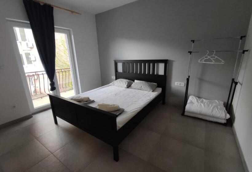 Номер Стандарт, Subtub Hostel Makarska
