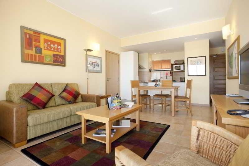 标准间, Village Cabo Girao