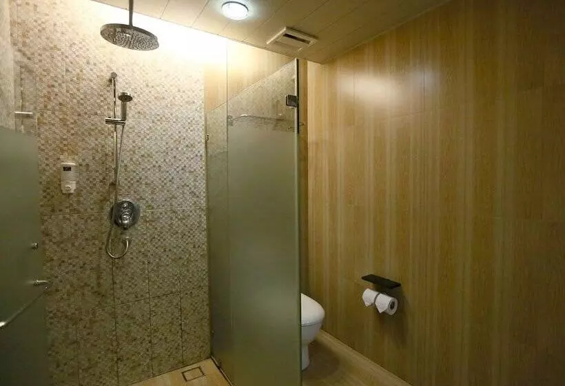 Deluxe-huone, Ava Malate