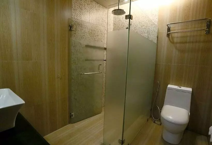 Deluxe-huone, Ava Malate