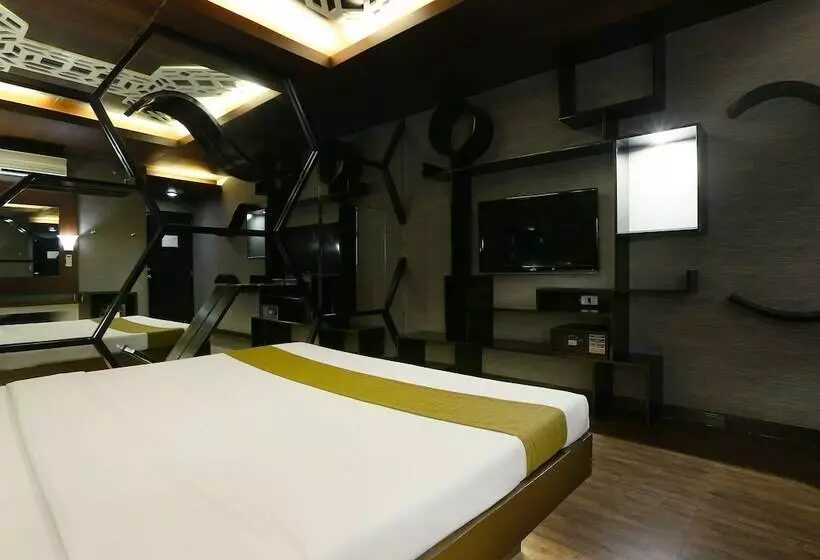 Deluxe-huone, Ava Malate