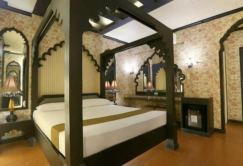 Standard-huone, Ava Malate