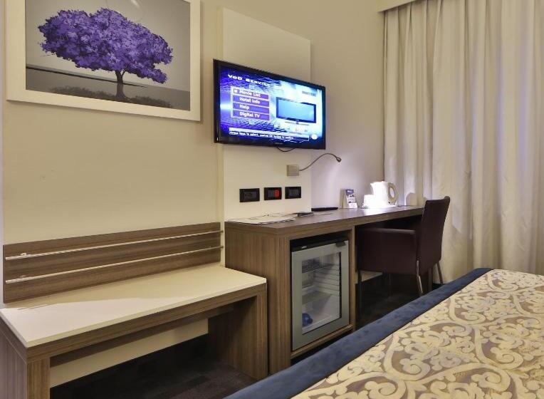 חדר סטנדרט יחיד מותאם לאדם עם מוגבלויות, Best Western Plus Borgolecco