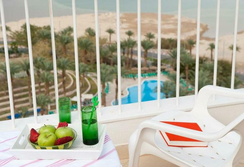 חדר פרמיום עם נוף לבריכה, David Dead Sea Resort & Spa