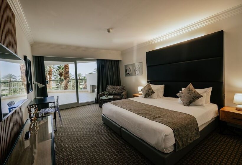 חדר פרמיום עם נוף לבריכה, David Dead Sea Resort & Spa