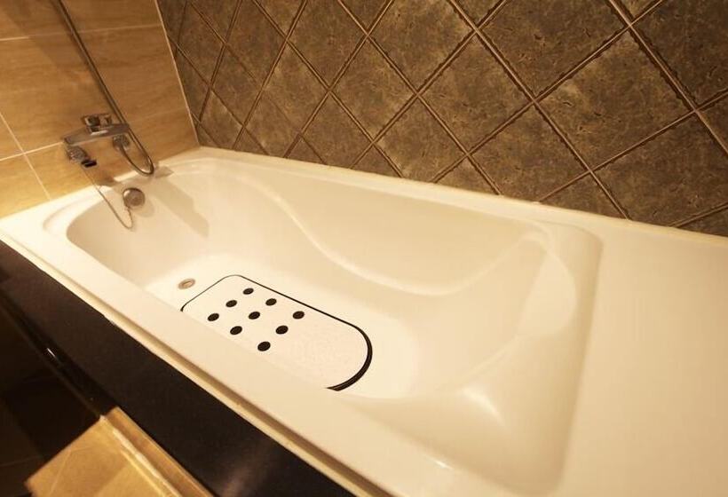 Номер Стандарт, Karak Tourist