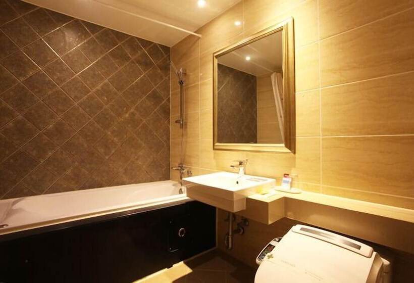 Номер Стандарт, Karak Tourist