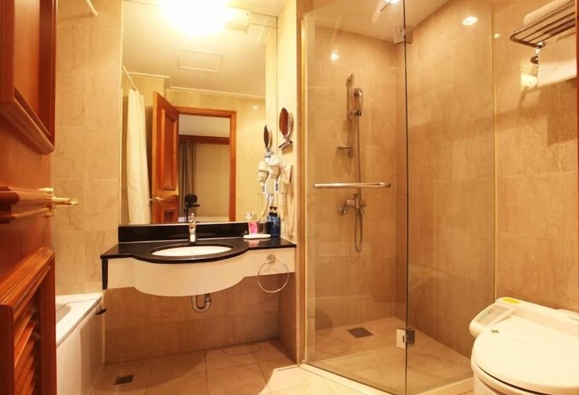 Quarto Estandar, Karak Tourist
