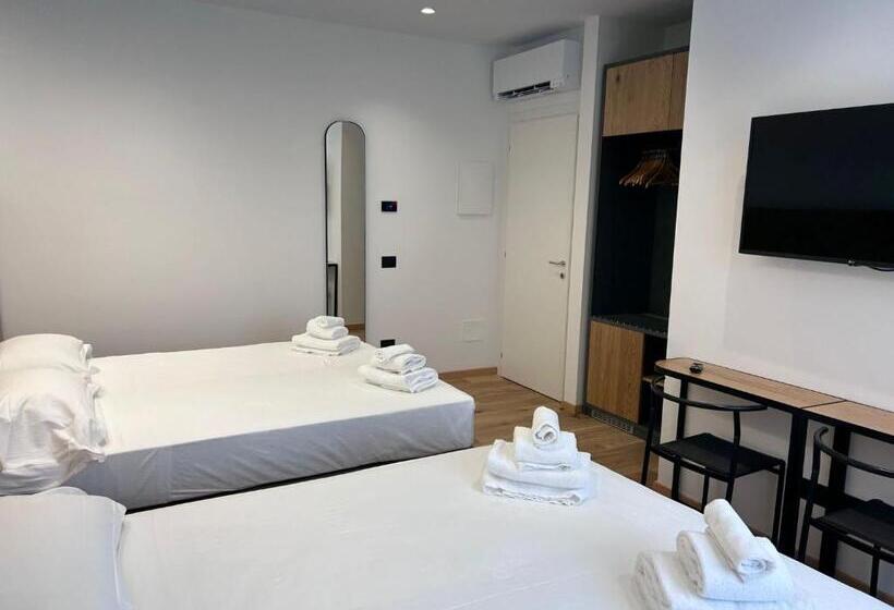 חדר סטנדרט לארבעה, Arya By Mauro