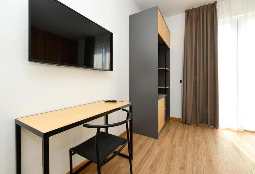 סוויטה, Arya By Mauro