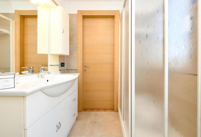 סוויטה, Arya By Mauro