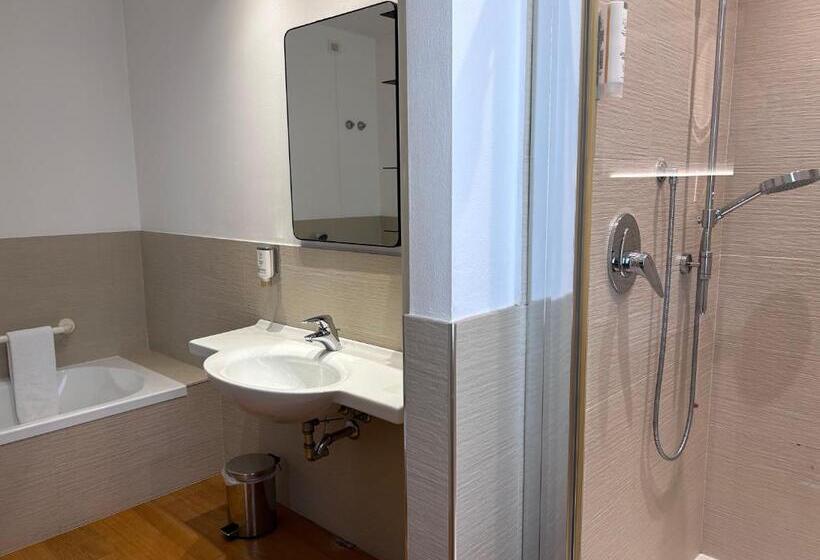 חדר פרמיום לארבעה, Arya By Mauro