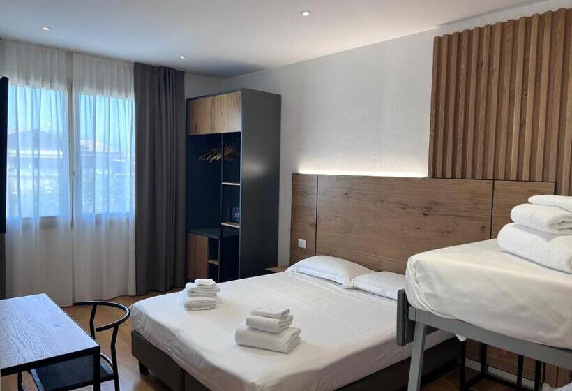 חדר פרמיום לארבעה, Arya By Mauro