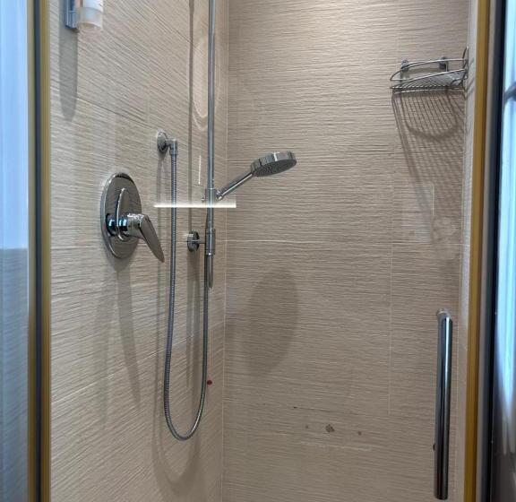 חדר פרמיום לארבעה, Arya By Mauro