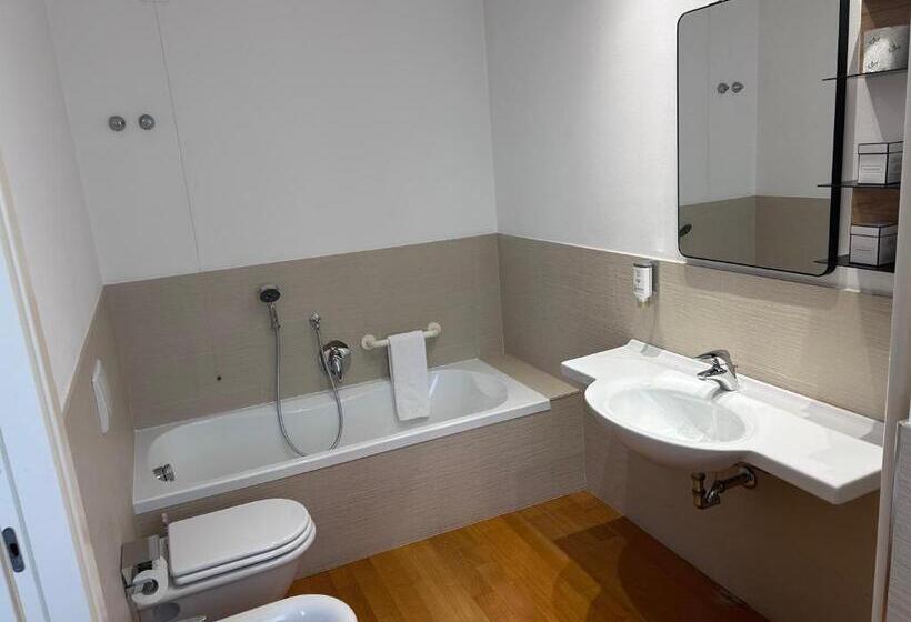 חדר פרמיום לארבעה, Arya By Mauro