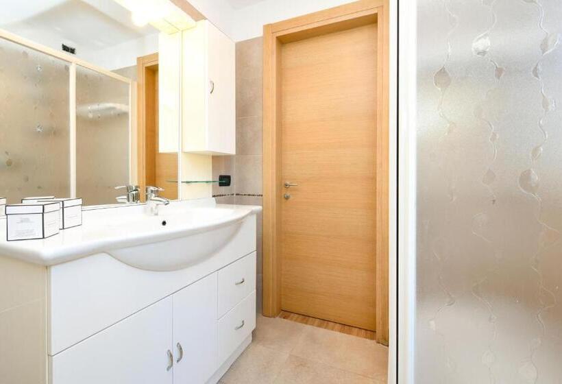 סוויטה, Arya By Mauro