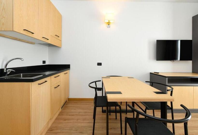 סוויטה, Arya By Mauro