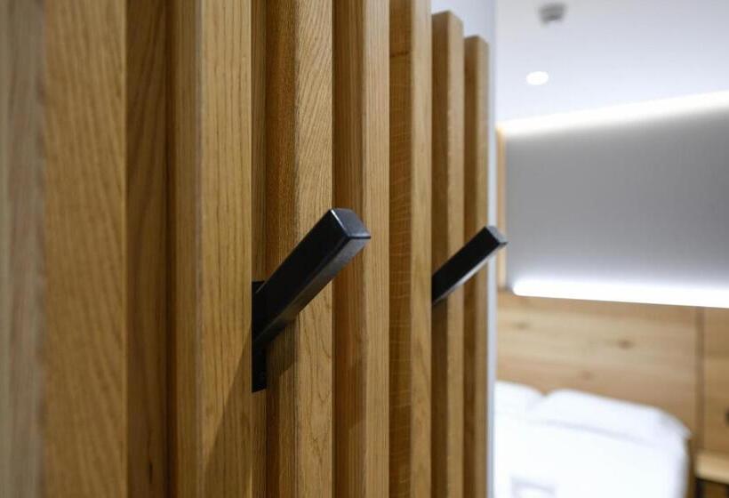 חדר סופריור, Arya By Mauro