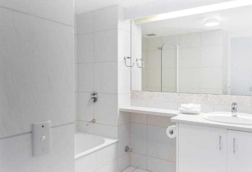 Апартаменты 2 Спальни с Балконом, Noosa Hill Resort