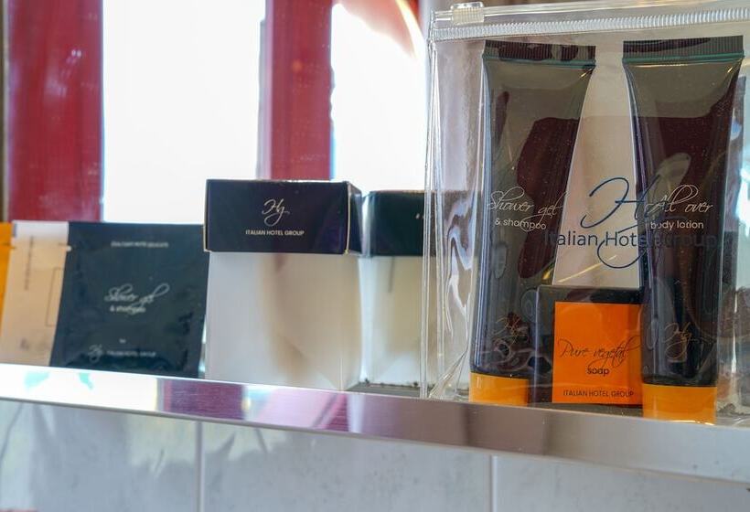 标准三人间, Onda