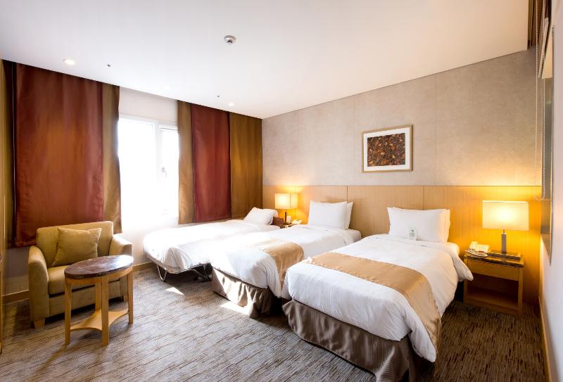 اتاق لوکس سه تخته, Stanford Hotel Seoul