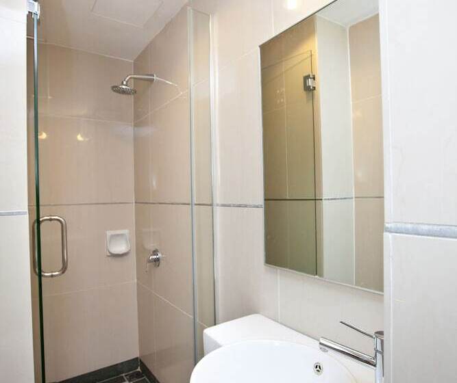 חדר סטנדרט לארבעה, Tune Hotel Georgetown Penang