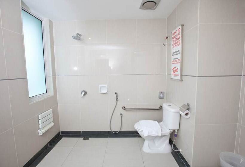 Номер Стандарт Трехместный, Tune Hotel Georgetown Penang