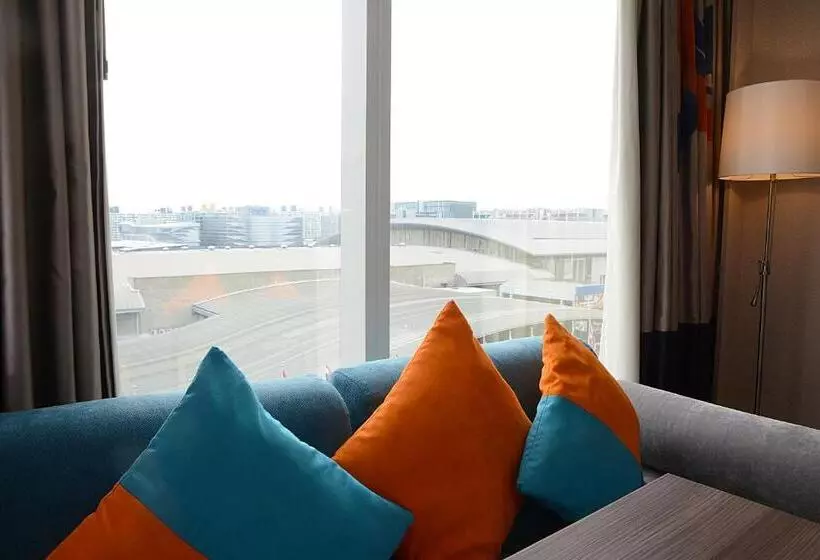 キングサイズベッドのスタンダードルーム, Novotel Bangkok Impact