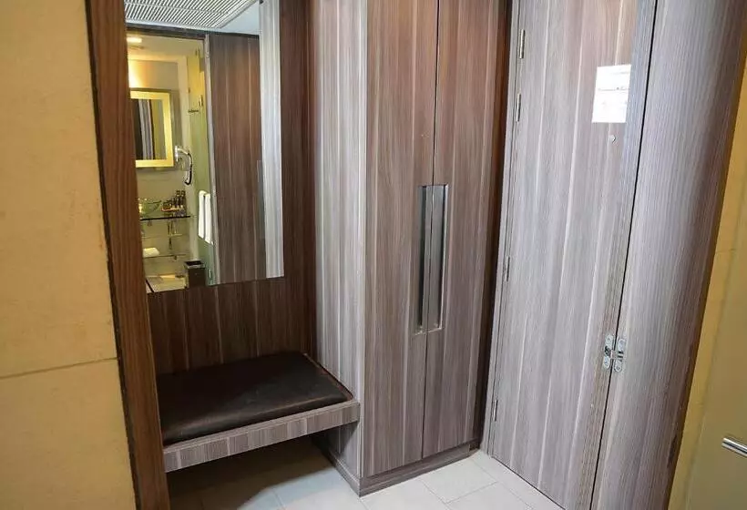 キングサイズベッドのスタンダードルーム, Novotel Bangkok Impact