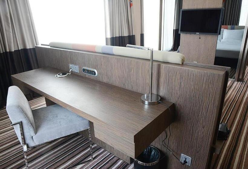 高级套房, Novotel Bangkok Impact