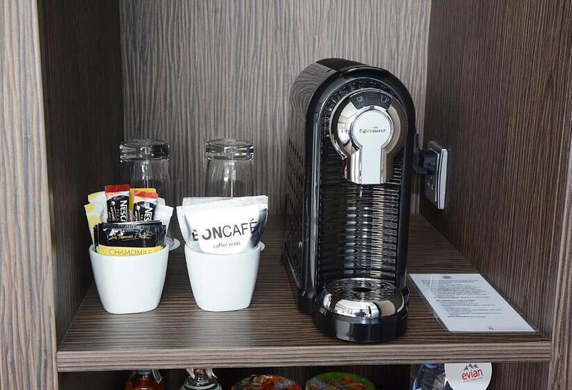 带大床的行政房间, Novotel Bangkok Impact