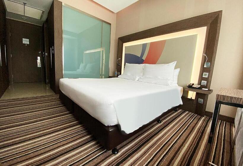 带大床的行政房间, Novotel Bangkok Impact