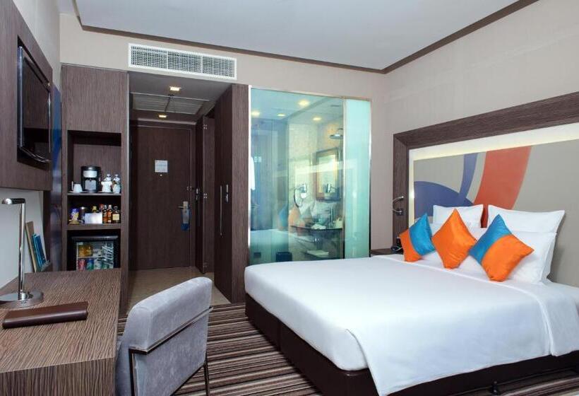带大床的行政房间, Novotel Bangkok Impact