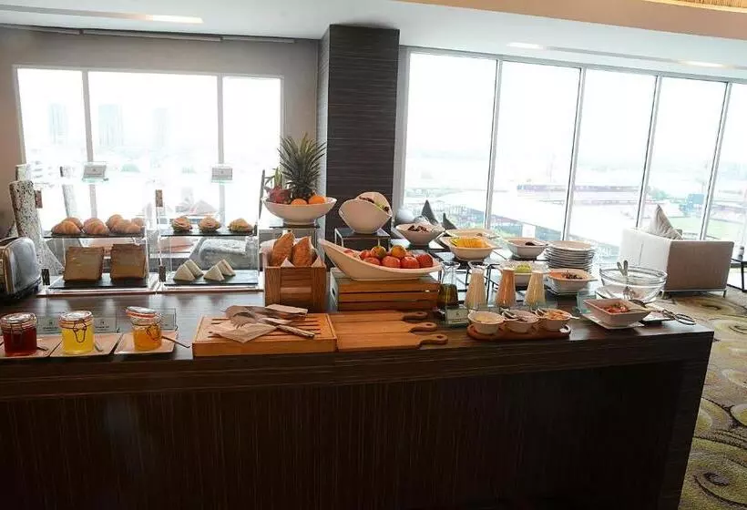 キングサイズベッドのエクゼクティブルーム, Novotel Bangkok Impact