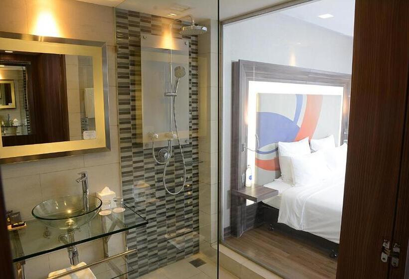 带大床的标准间, Novotel Bangkok Impact