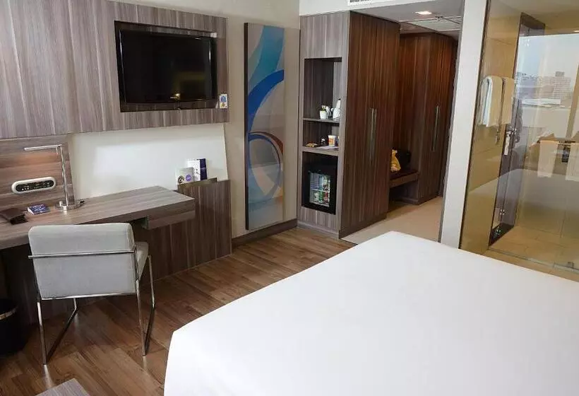 キングサイズベッドのスタンダードルーム, Novotel Bangkok Impact