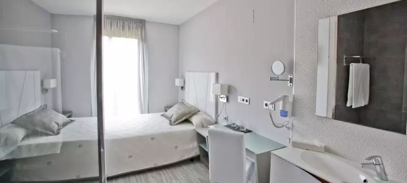 اتاق خانوادگی, Alix Boutique