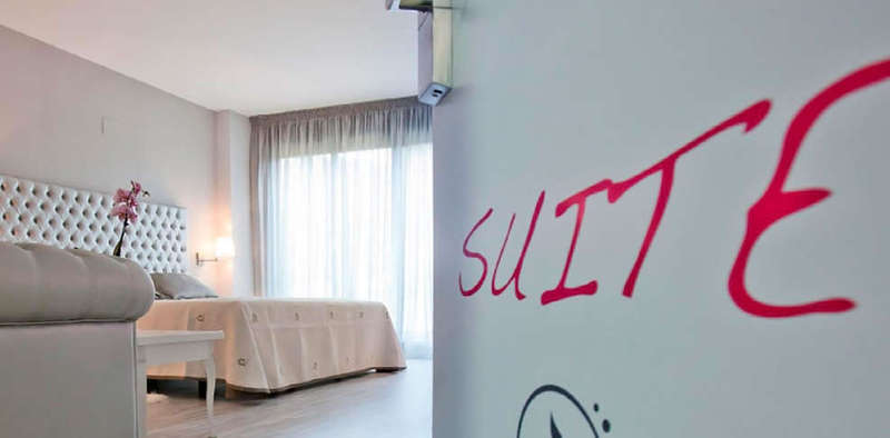 标准间, Alix Boutique