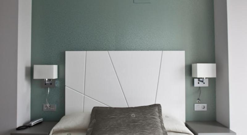 标准间, Alix Boutique