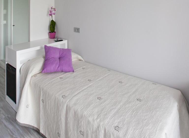 标准单人间, Alix Boutique