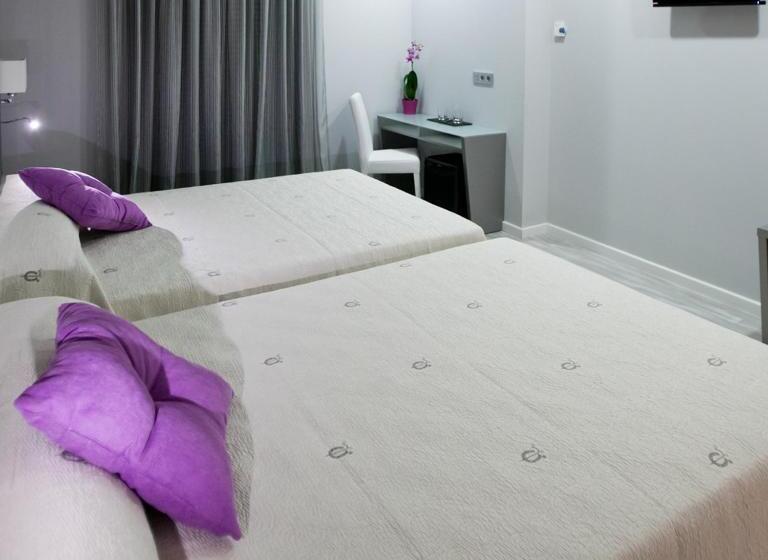 家庭间, Alix Boutique